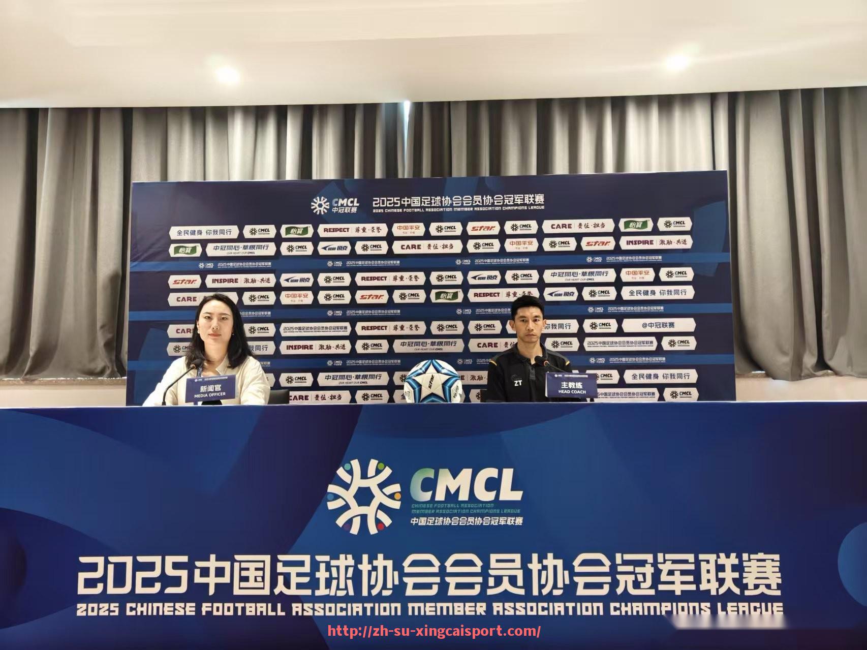 杏彩体育-休斯顿火箭队啦啦队队长曝光：场边风采与训练日常